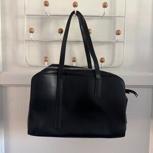 WE-AR4 Accordion Bag in Black!